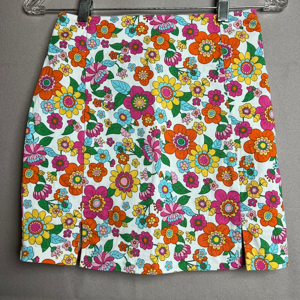 Y2K Love on a Hanger Floral Mini Skirt 1 Multi Mod Hippie 70 Flower Power Cotton